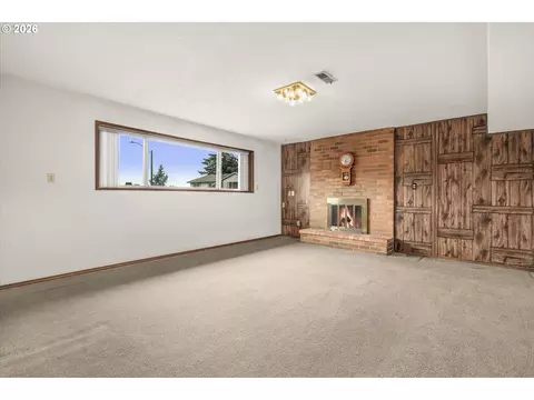 Living - 2755 SW Angeline Ct, Gresham, OR 97080 photo 3 of 3
