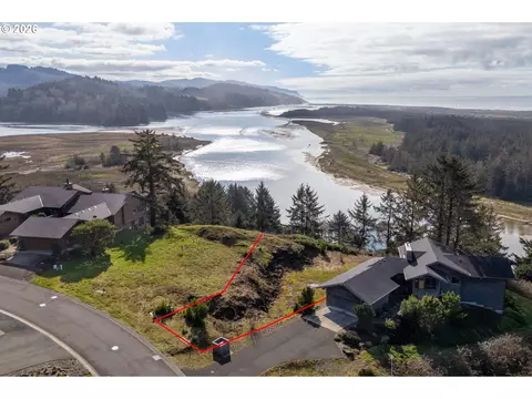 7400 Kingfisher Loop #53, Pacific City, OR 97135