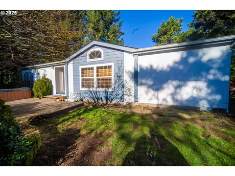 2220 N 16th St, Coos Bay, OR 97420