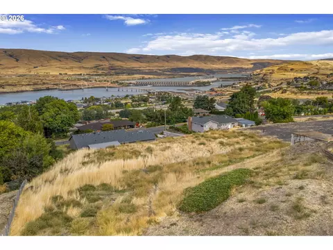 View/Area - 2837 E 9th St, The Dalles, OR 97058 photo 4 of 15