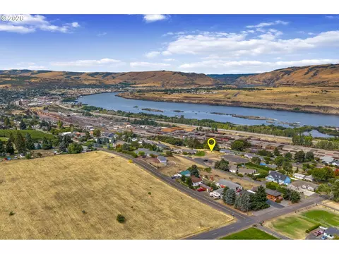 View/Area - 2837 E 9th St, The Dalles, OR 97058 photo 11 of 15