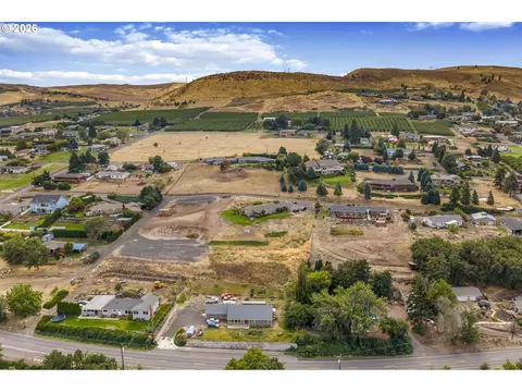 View/Area - 2837 E 9th St, The Dalles, OR 97058 photo 8 of 15
