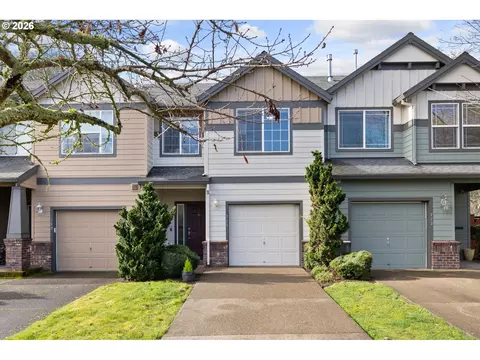 713 N Oak Hollow Dr, Newberg, OR 97132