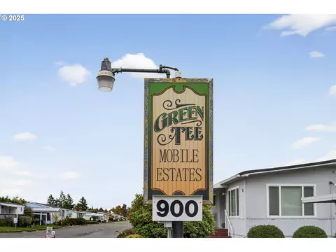 900 NE Francis Ave #29, Gresham, OR 97030