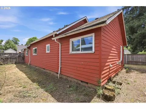 355 N Grove Ct, Eugene, OR 97404 photo 21