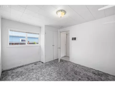 355 N Grove Ct, Eugene, OR 97404 photo 16