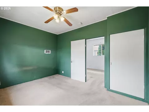 355 N Grove Ct, Eugene, OR 97404 photo 15