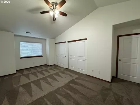 Bedroom - 2013 NW Bella Vista Dr, Gresham, OR 97030 photo 1 of 3
