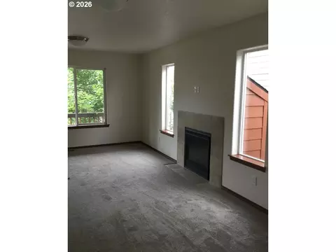 Living - 2013 NW Bella Vista Dr, Gresham, OR 97030 photo 3 of 5