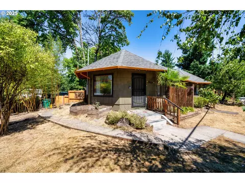 9647 SW Capitol Hwy, Portland, OR 97219