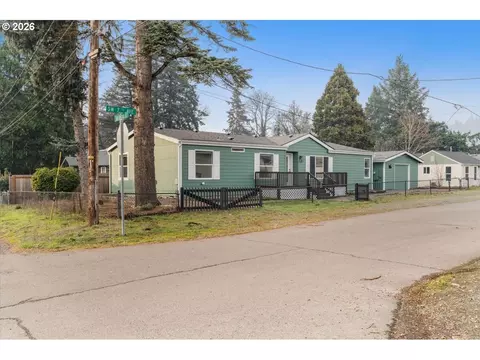 365 SW 7th Ave, Mill City, OR 97360