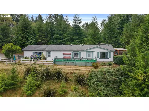 57378 Woodland Rd, Coquille, OR 97423