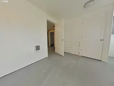 Bedroom - 80199 Emigrant St, Wamic, OR 97063 photo 3 of 3