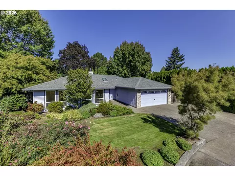 5751 NE Haystack St, Hillsboro, OR 97124