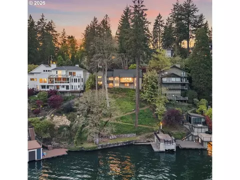 2430 Summit Ct, Lake Oswego, OR 97034