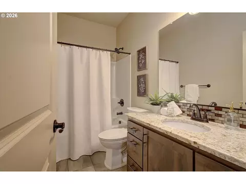 Bath - 553 SE 23rd Ter, Gresham, OR 97080 photo 4 of 5