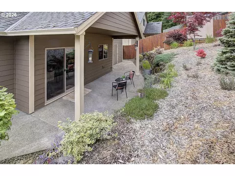 Exterior - 553 SE 23rd Ter, Gresham, OR 97080 photo 5 of 11