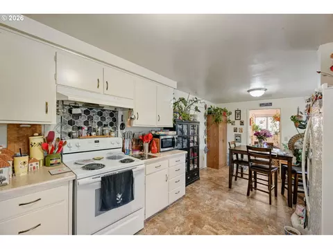 Kitchen - 2562 Dover Dr, Eugene, OR 97404 photo 1 of 3