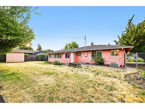 Exterior - 2562 Dover Dr, Eugene, OR 97404 photo 8 of 9