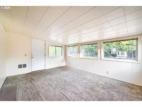Living - 2562 Dover Dr, Eugene, OR 97404 photo 3 of 3