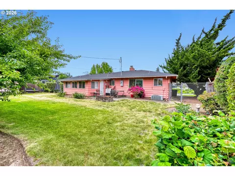 Exterior - 2562 Dover Dr, Eugene, OR 97404 photo 3 of 6