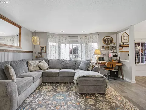 3008 SE Laura Ave, Gresham, OR 97080 photo 8