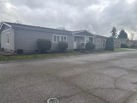 1655 S Elm St #526, Canby, OR 97013