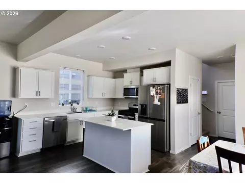 Kitchen - 2289 30th Pl, Springfield, OR 97477 photo 1 of 1