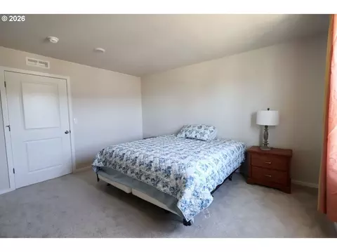 Bedroom - 2289 30th Pl, Springfield, OR 97477 photo 1 of 3