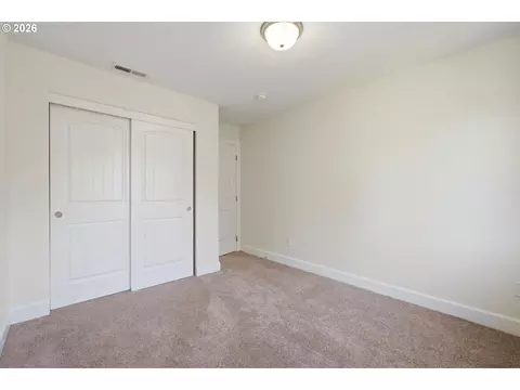 Bedroom - 19031 Dublin Ave, Sandy, OR 97055 photo 5 of 6