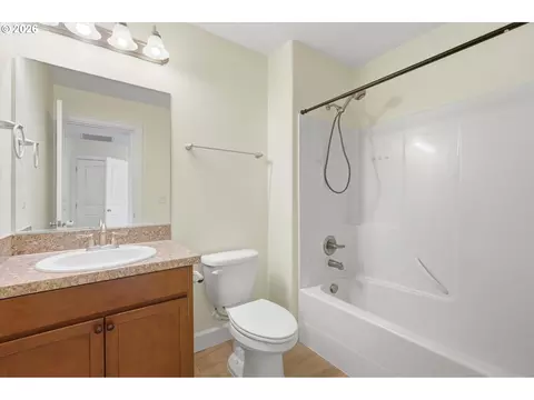 Bath - 19031 Dublin Ave, Sandy, OR 97055 photo 4 of 4