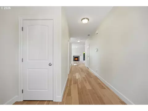 Entry Way - 19031 Dublin Ave, Sandy, OR 97055 photo 1 of 3