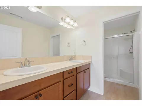 Bath - 19031 Dublin Ave, Sandy, OR 97055 photo 2 of 4