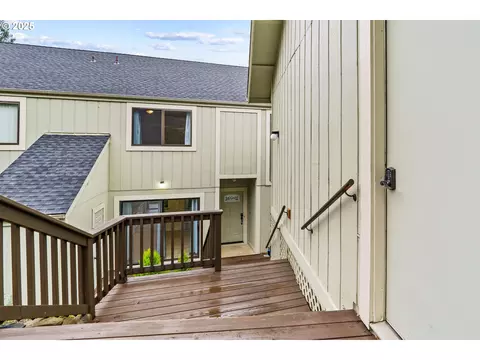 2 NE Spyglass Loop, Roseburg, OR 97470