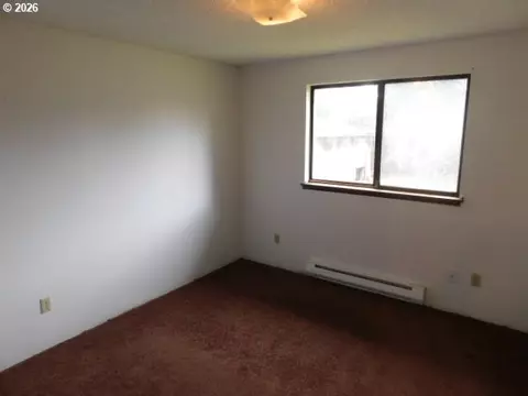Bedroom - 1990 Willow St, Florence, OR 97439 photo 3 of 3