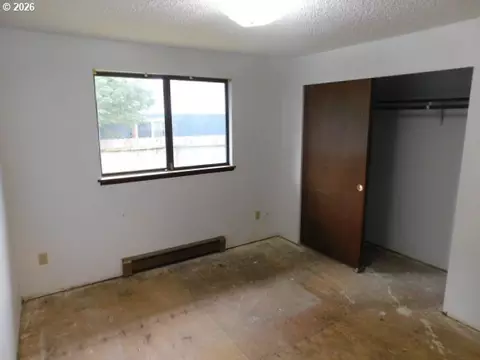 Bedroom - 1990 Willow St, Florence, OR 97439 photo 1 of 3
