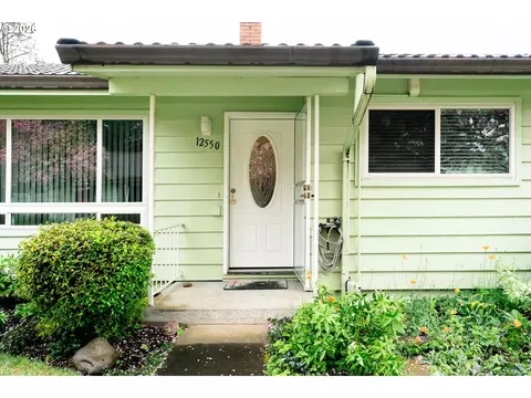 12550 SE Main St, Portland, OR 97233