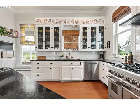 Kitchen - 65254 Pine Tree Rd, Enterprise, OR 97828 photo 3 of 5