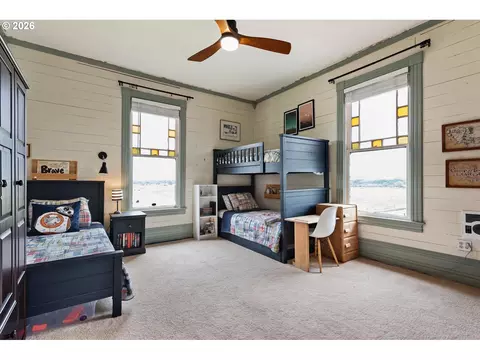 Bedroom - 65254 Pine Tree Rd, Enterprise, OR 97828 photo 3 of 4