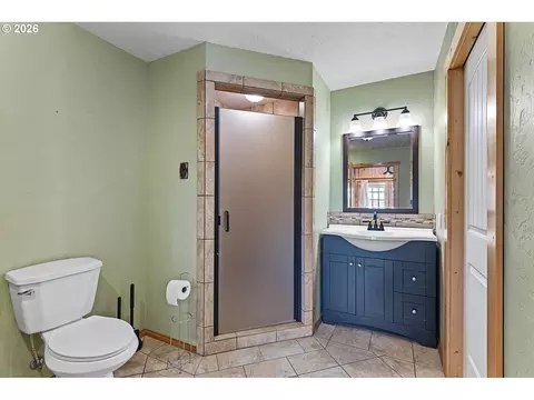 Bath - 65254 Pine Tree Rd, Enterprise, OR 97828 photo 4 of 4