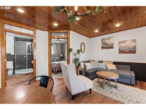Living - 65254 Pine Tree Rd, Enterprise, OR 97828 photo 7 of 7
