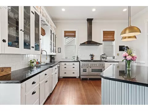 Kitchen - 65254 Pine Tree Rd, Enterprise, OR 97828 photo 1 of 5