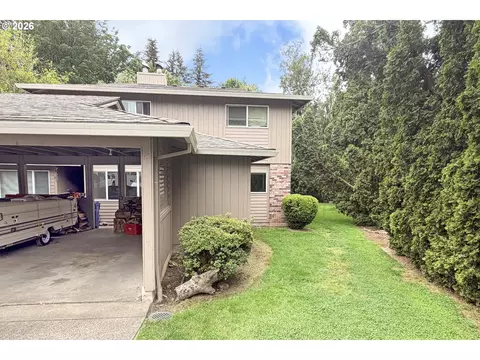 Exterior - 3110 NE 7th Ct, Gresham, OR 97030 photo 4 of 11