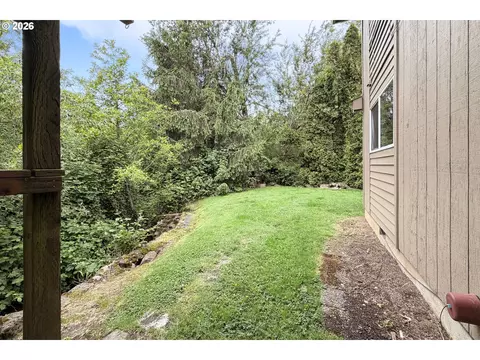 Exterior - 3110 NE 7th Ct, Gresham, OR 97030 photo 9 of 11
