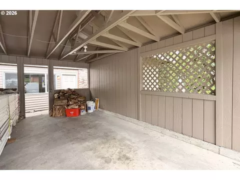 Exterior - 3110 NE 7th Ct, Gresham, OR 97030 photo 10 of 11