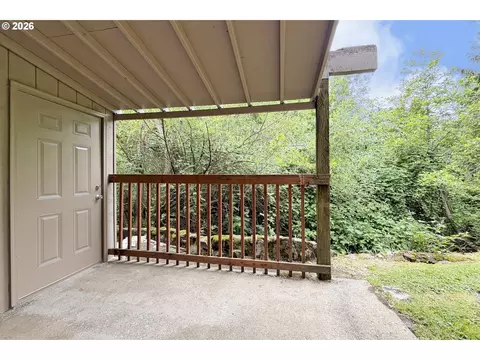 Exterior - 3110 NE 7th Ct, Gresham, OR 97030 photo 8 of 11