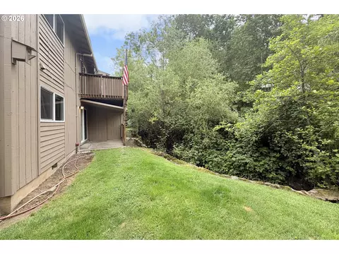 Exterior - 3110 NE 7th Ct, Gresham, OR 97030 photo 6 of 11