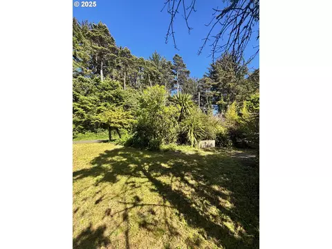 6543 NE Mason Ave, Yachats, OR 97498