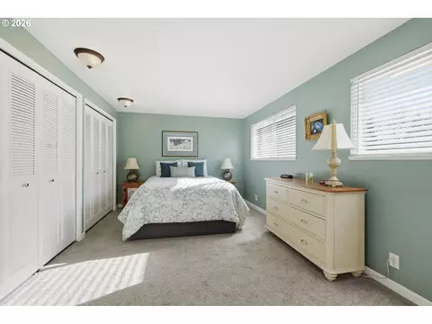 Bedroom - 1326 Quaker St, Eugene, OR 97402 photo 2 of 5