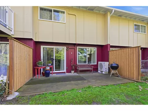 Exterior - 1326 Quaker St, Eugene, OR 97402 photo 7 of 8